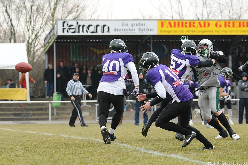 Langenfeld Longhorns vs. Bielefeld Bulldogs  - 06.04.2013 Vorbereitungsspiel Langenfeld Longhorns vs. Bielefeld Bulldogs (13:26) 