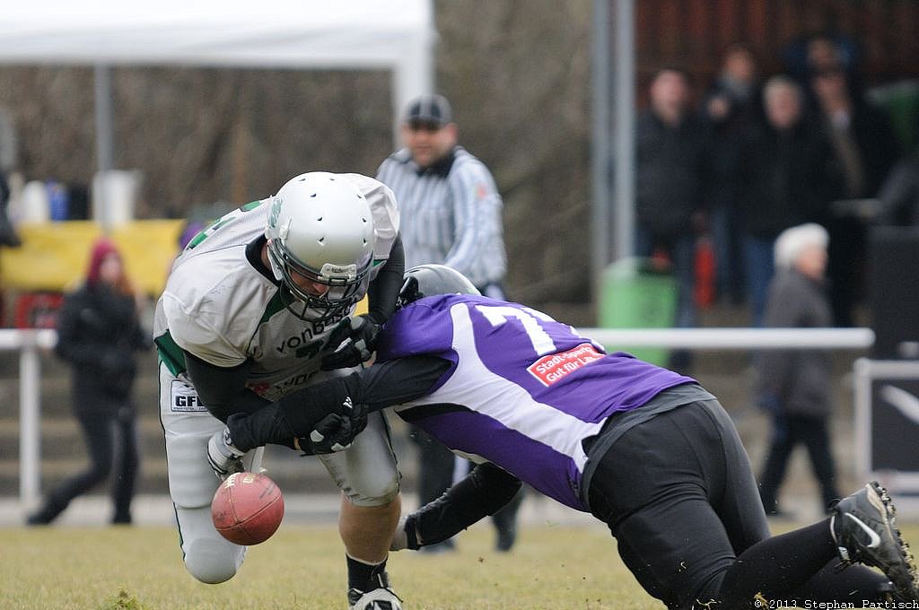 Langenfeld Longhorns vs. Bielefeld Bulldogs  - 06.04.2013 Vorbereitungsspiel Langenfeld Longhorns vs. Bielefeld Bulldogs (13:26) 