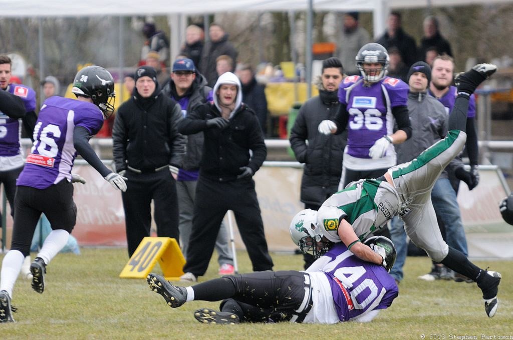 Langenfeld Longhorns vs. Bielefeld Bulldogs  - 06.04.2013 Vorbereitungsspiel Langenfeld Longhorns vs. Bielefeld Bulldogs (13:26) 