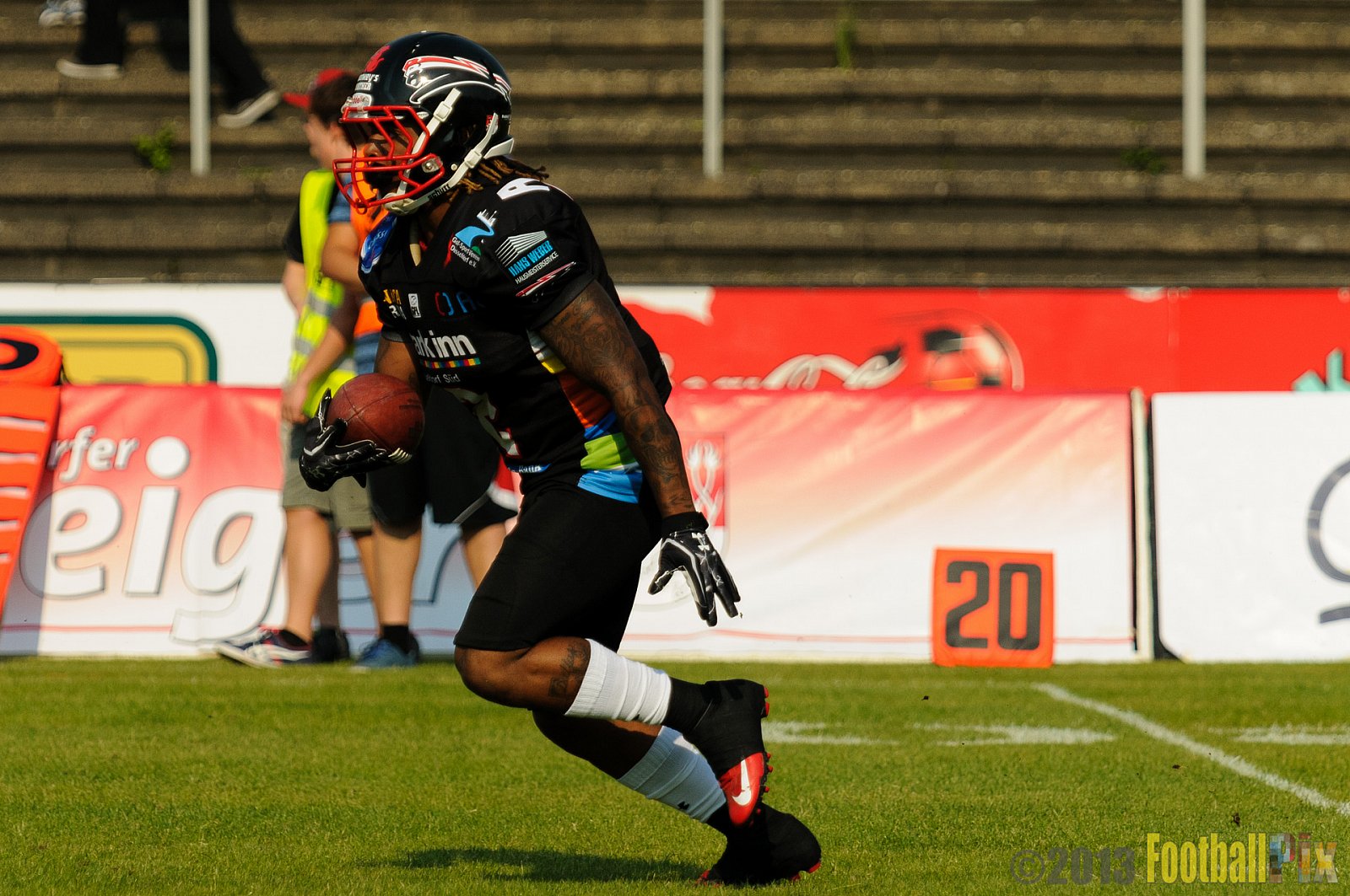 Düsseldorf Panther	vs. Berlin Adler  - 08.06.2013 GFL Nord: Düsseldorf Panther vs. Berlin Adler (10:27)