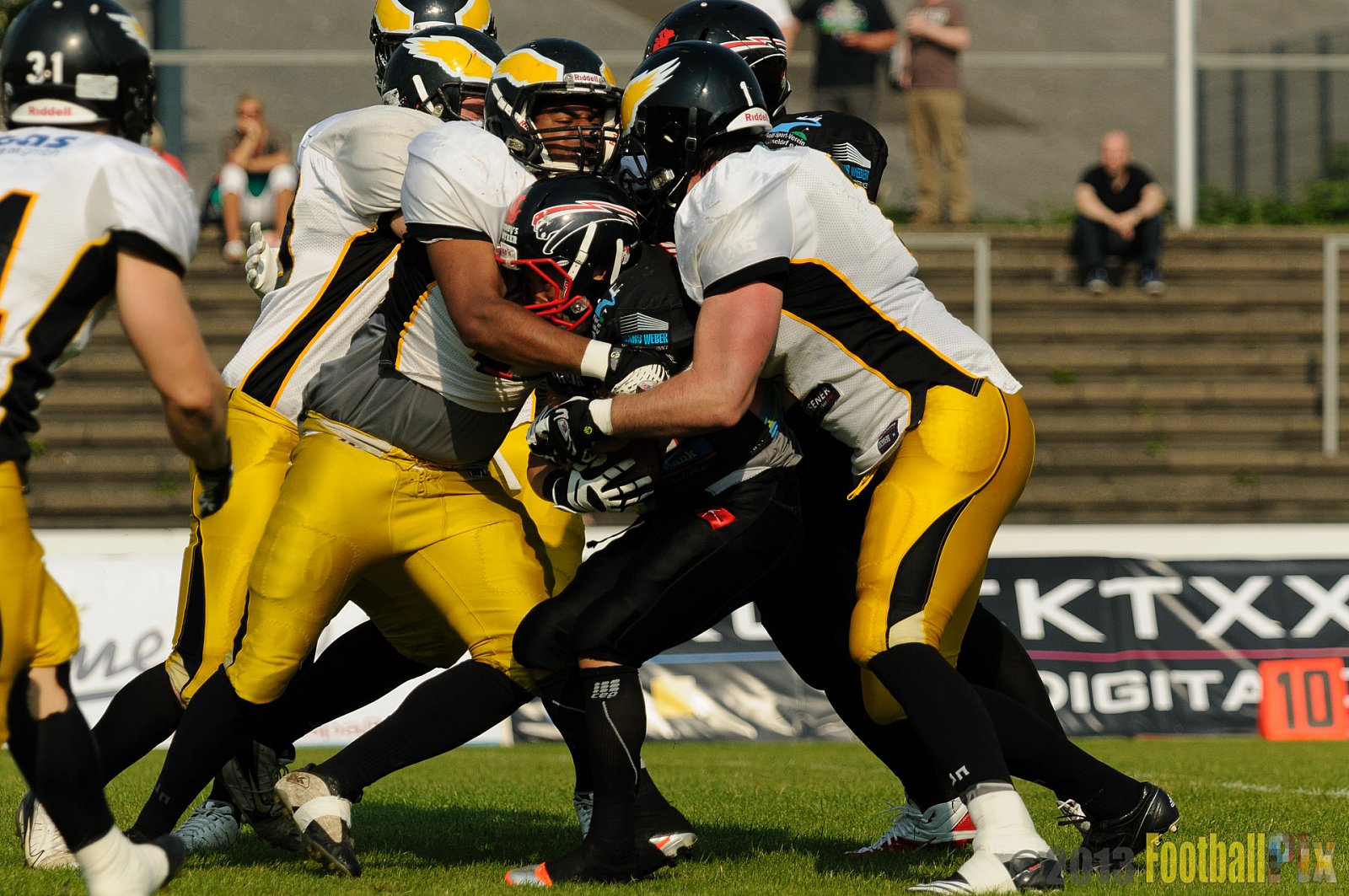 Düsseldorf Panther	vs. Berlin Adler  - 08.06.2013 GFL Nord: Düsseldorf Panther vs. Berlin Adler (10:27)