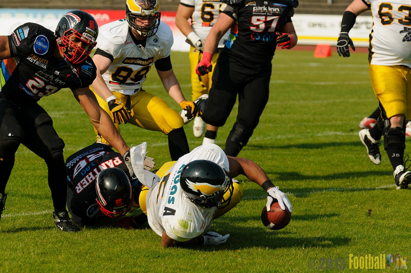 Düsseldorf Panther	vs. Berlin Adler  - 08.06.2013 GFL Nord: Düsseldorf Panther vs. Berlin Adler (10:27)