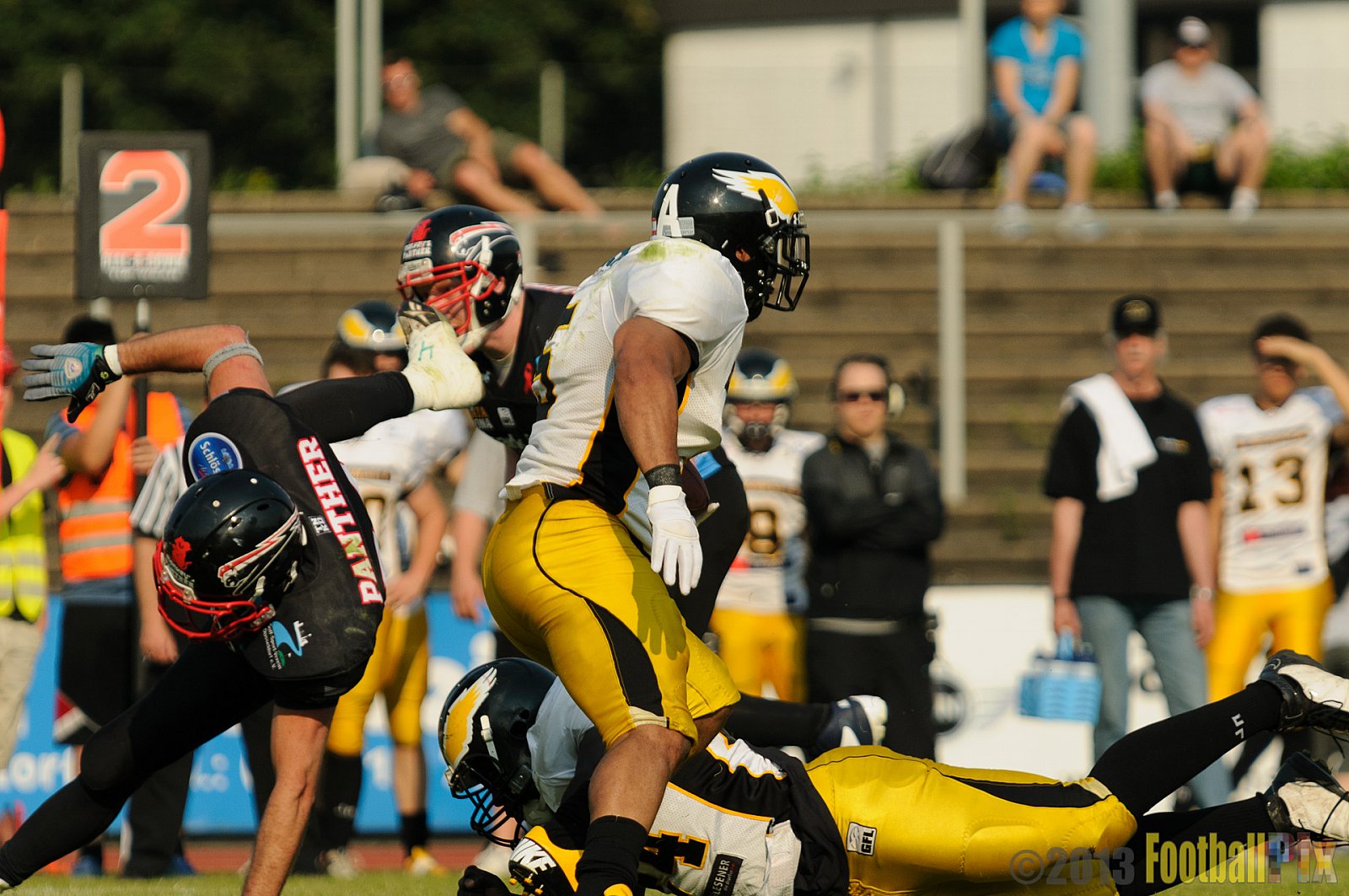 Düsseldorf Panther	vs. Berlin Adler  - 08.06.2013 GFL Nord: Düsseldorf Panther vs. Berlin Adler (10:27)