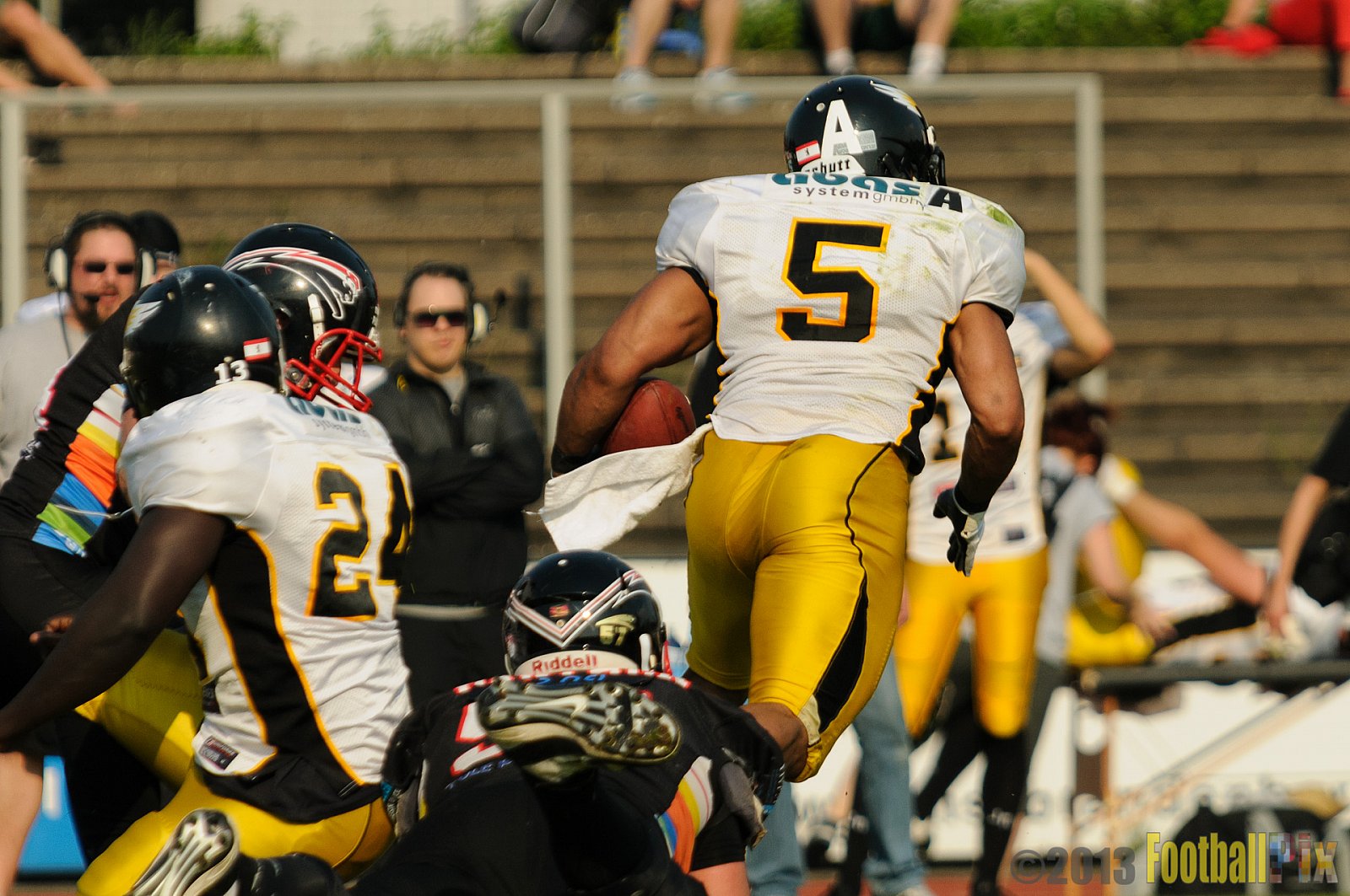 Düsseldorf Panther	vs. Berlin Adler  - 08.06.2013 GFL Nord: Düsseldorf Panther vs. Berlin Adler (10:27)