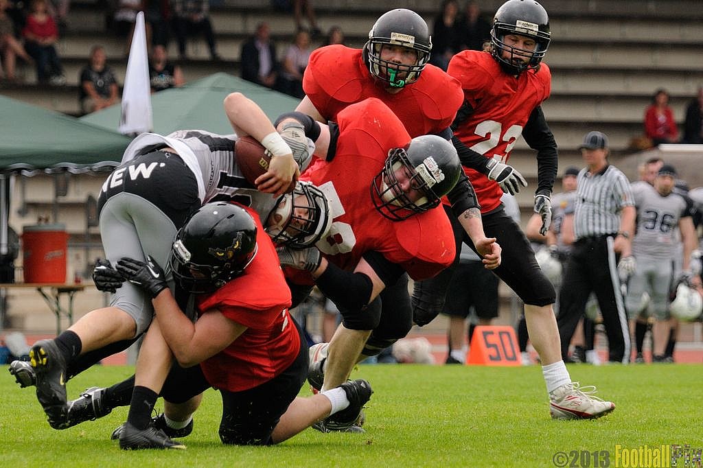 09.06.2013 Mönchengladbach Wolfpack vs. Cologne Falcons II (28:13) 