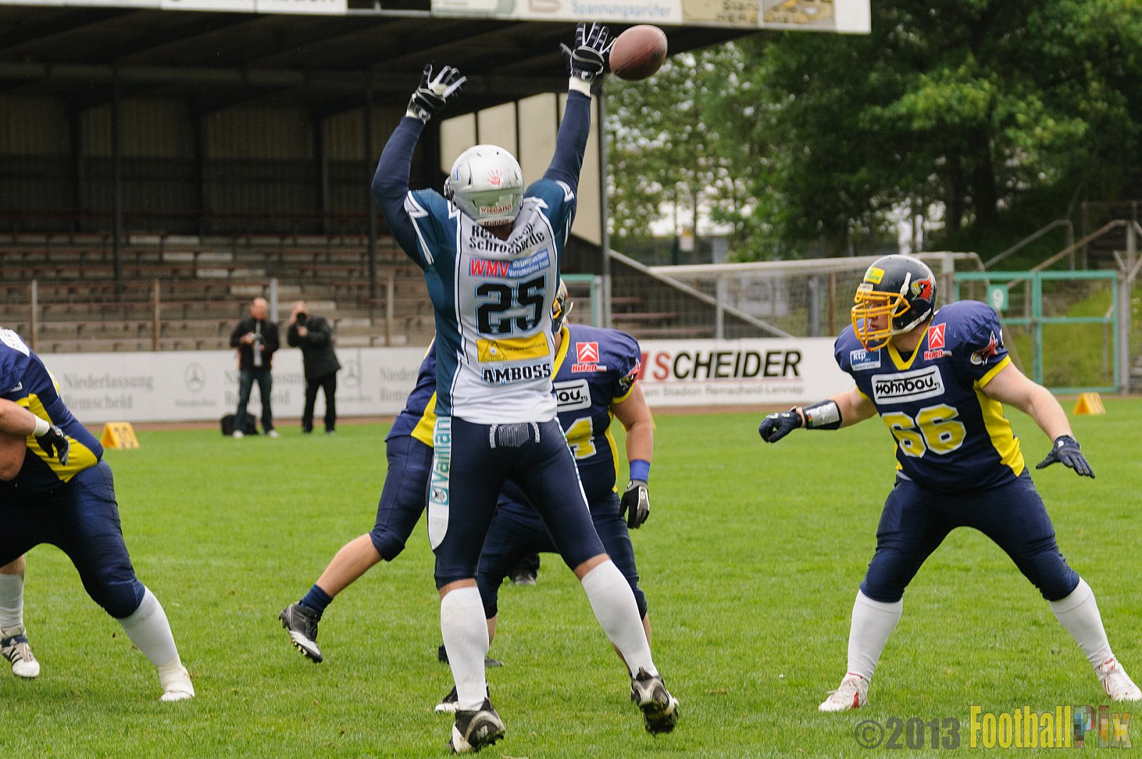 Remscheid Amboss vs. Essen Assindia Cardinals  - 23.06.2013 Remscheid Amboss vs. Essen Assindia Cardinals (10:0) 