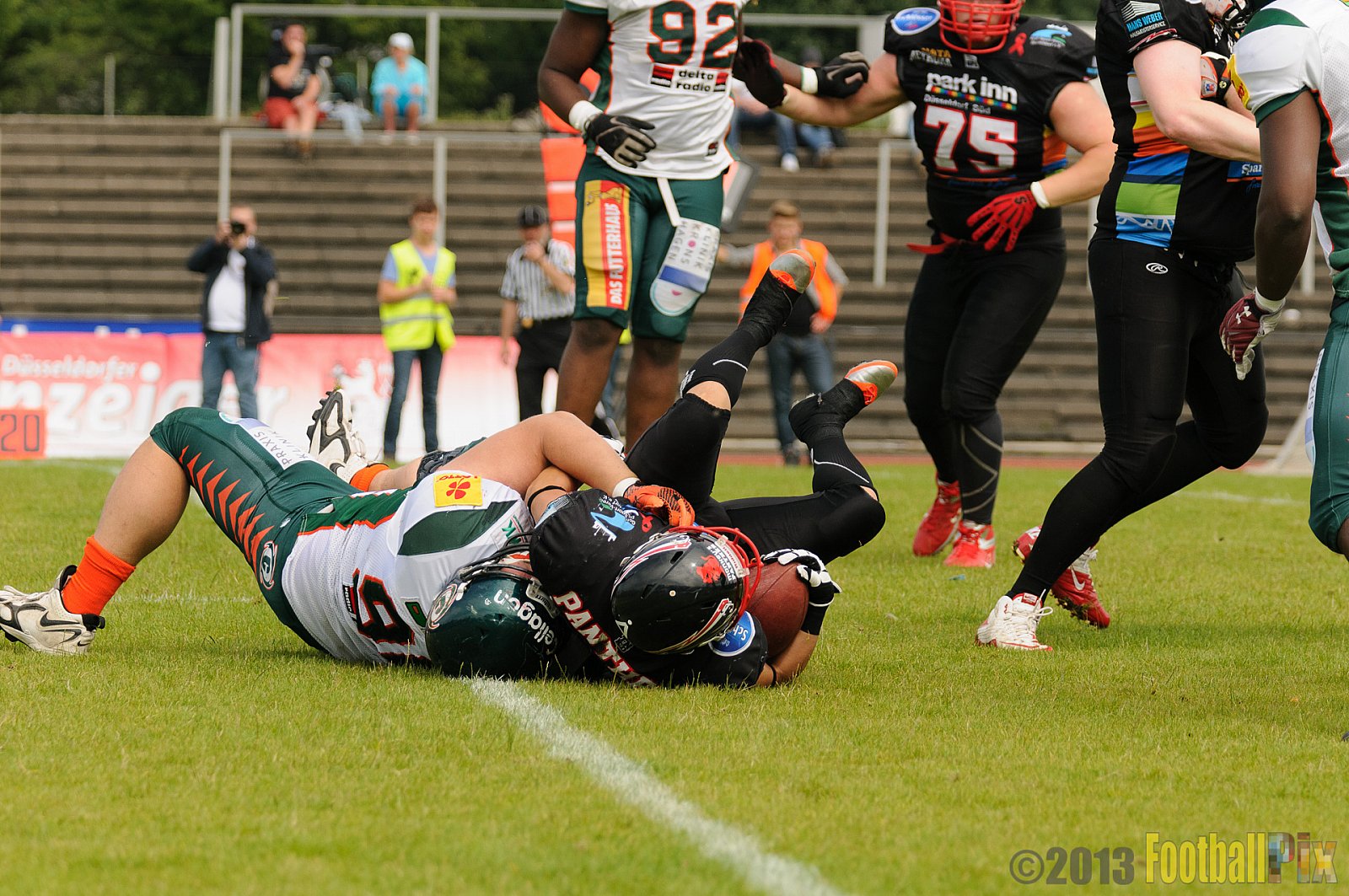 Düsseldorf Panther vs. Kiel Baltic Hurricanes - 30.06.2013 GFL Nord: Düsseldorf Panther vs. Kiel Baltic Hurricanes (10:47) 