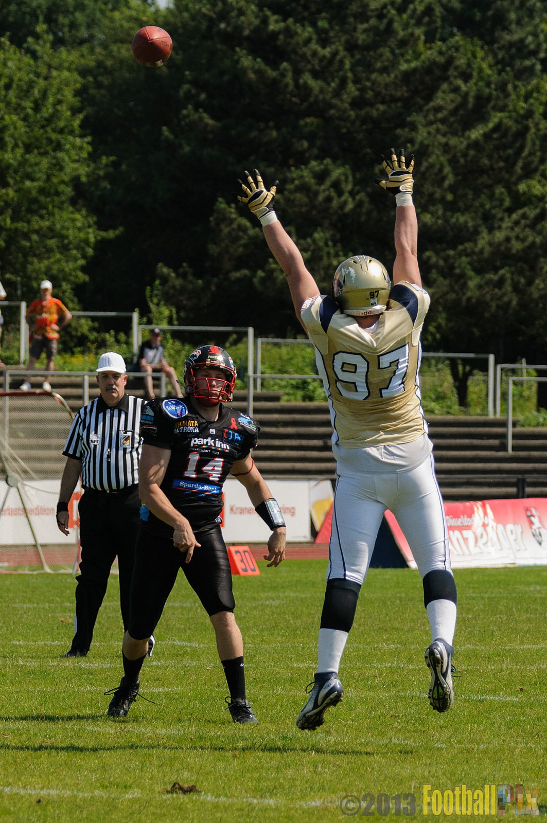 Düsseldorf Panther vs. Dresden Monarchs - 07.07.2013 GFL Nord: Düsseldorf Panther vs. Dresden Monarchs (14:42) 