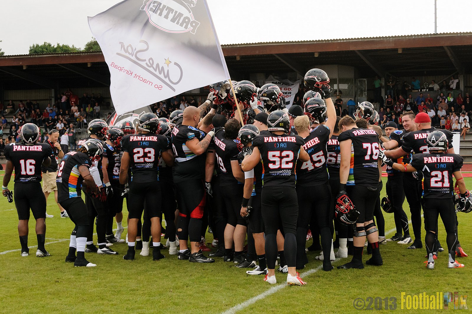 Düsseldorf Panther vs. Hamburg Blue Devils - 10.08.2013 GFL Nord: Düsseldorf Panther vs. Hamburg Blue Devils (28:9) 