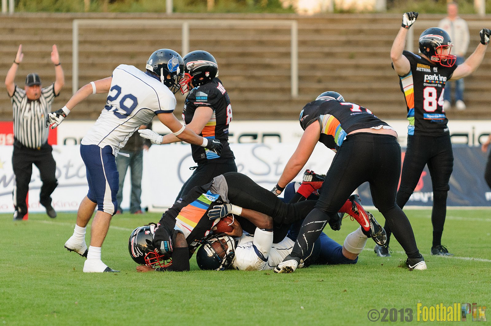 Düsseldorf Panther vs. Hamburg Blue Devils - 10.08.2013 GFL Nord: Düsseldorf Panther vs. Hamburg Blue Devils (28:9) 