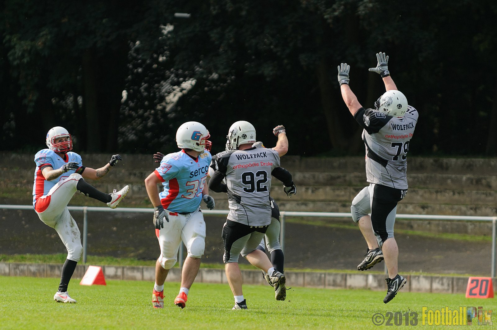 Mönchengladbach Wolfpack vs. Bonn Gamecocks II - 28.09.2013 Mönchengladbach Wolfpack vs. Bonn Gamecocks II (50:0) 