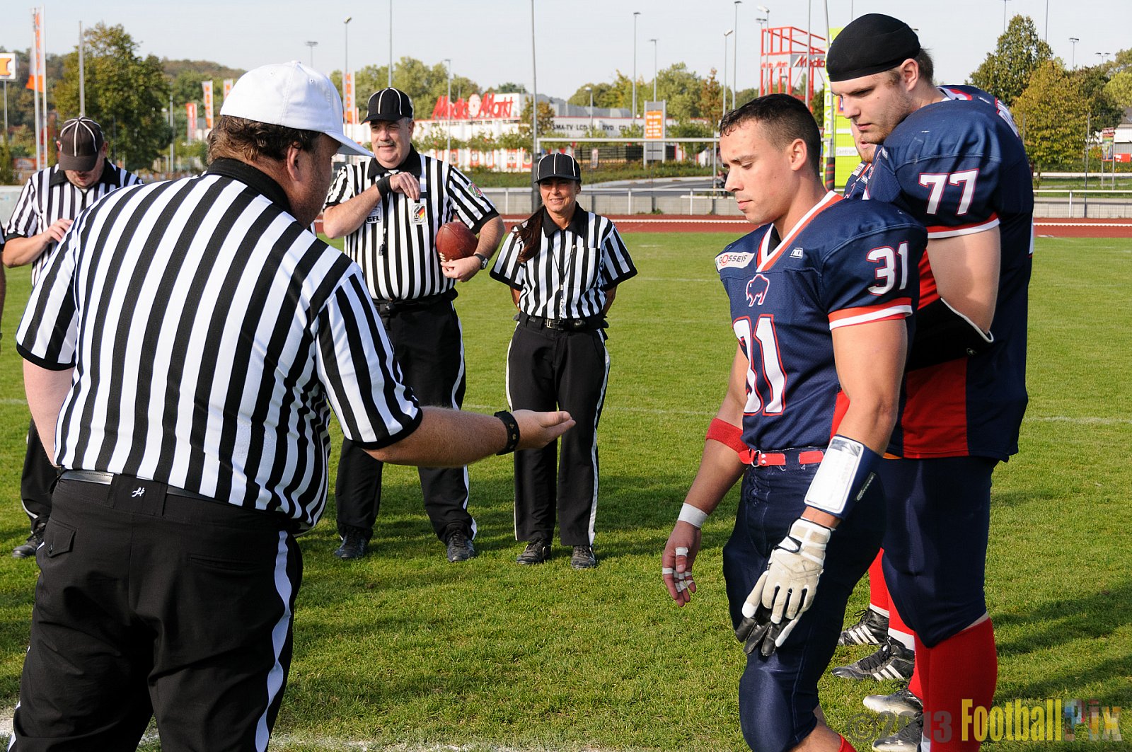 Kreis Heinsberg Bisons vs. Düsseldorf Bulldozer - 03.10.2013 Kreis Heinsberg Bisons vs. Düsseldorf Bulldozer (6:36) 