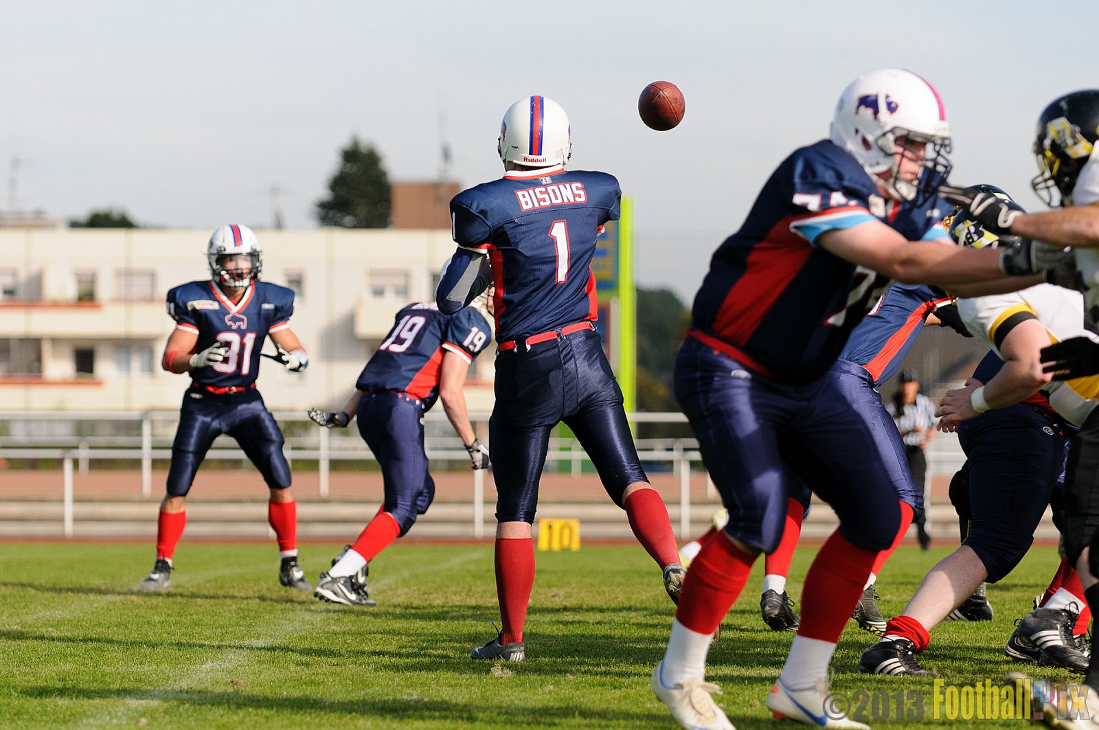 Kreis Heinsberg Bisons vs. Düsseldorf Bulldozer - 03.10.2013 Kreis Heinsberg Bisons vs. Düsseldorf Bulldozer (6:36) 