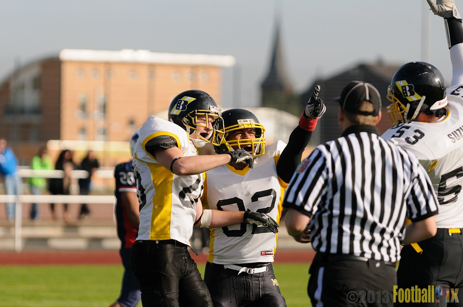 Kreis Heinsberg Bisons vs. Düsseldorf Bulldozer - 03.10.2013 Kreis Heinsberg Bisons vs. Düsseldorf Bulldozer (6:36) 
