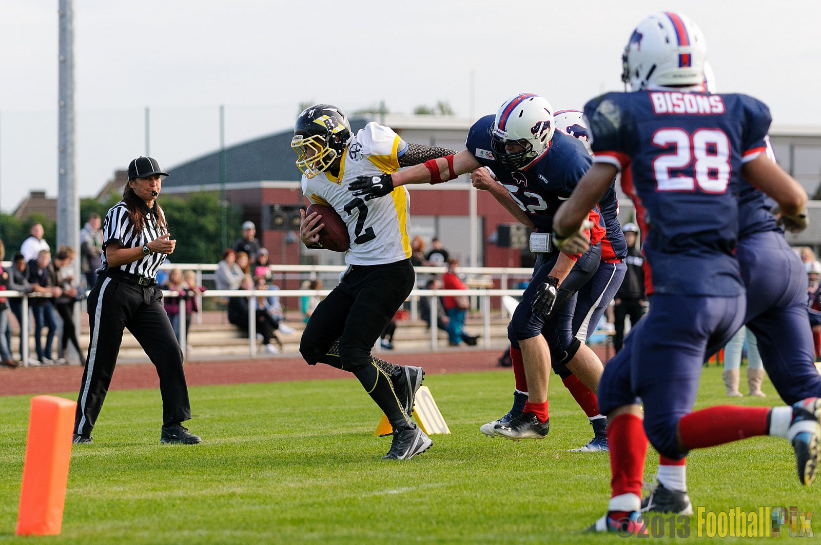 Kreis Heinsberg Bisons vs. Düsseldorf Bulldozer - 03.10.2013 Kreis Heinsberg Bisons vs. Düsseldorf Bulldozer (6:36) 
