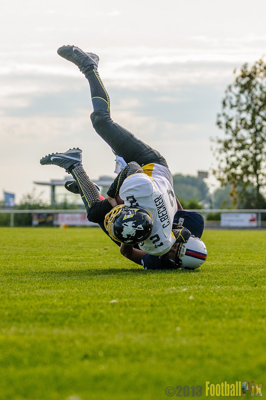 Kreis Heinsberg Bisons vs. Düsseldorf Bulldozer - 03.10.2013 Kreis Heinsberg Bisons vs. Düsseldorf Bulldozer (6:36) 