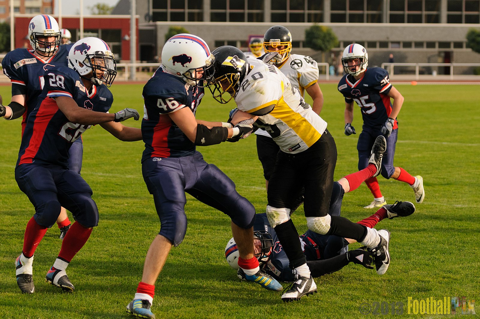 Kreis Heinsberg Bisons vs. Düsseldorf Bulldozer - 03.10.2013 Kreis Heinsberg Bisons vs. Düsseldorf Bulldozer (6:36) 