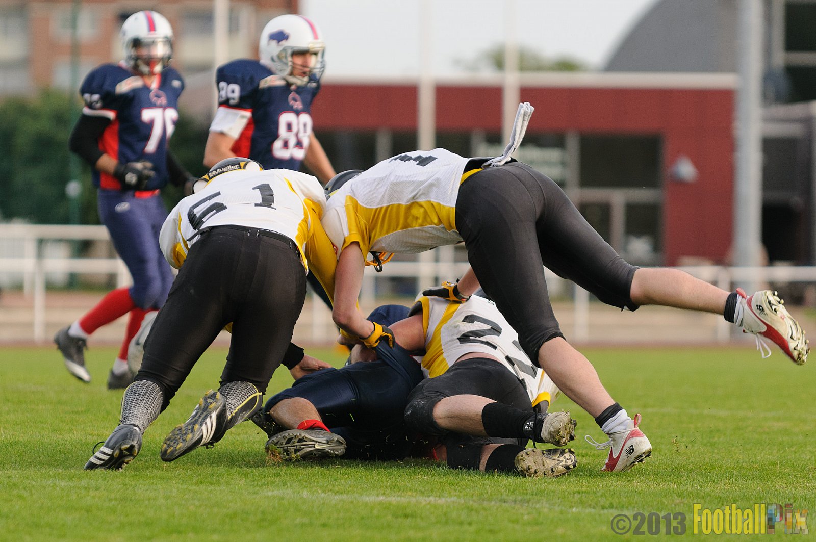 Kreis Heinsberg Bisons vs. Düsseldorf Bulldozer - 03.10.2013 Kreis Heinsberg Bisons vs. Düsseldorf Bulldozer (6:36) 