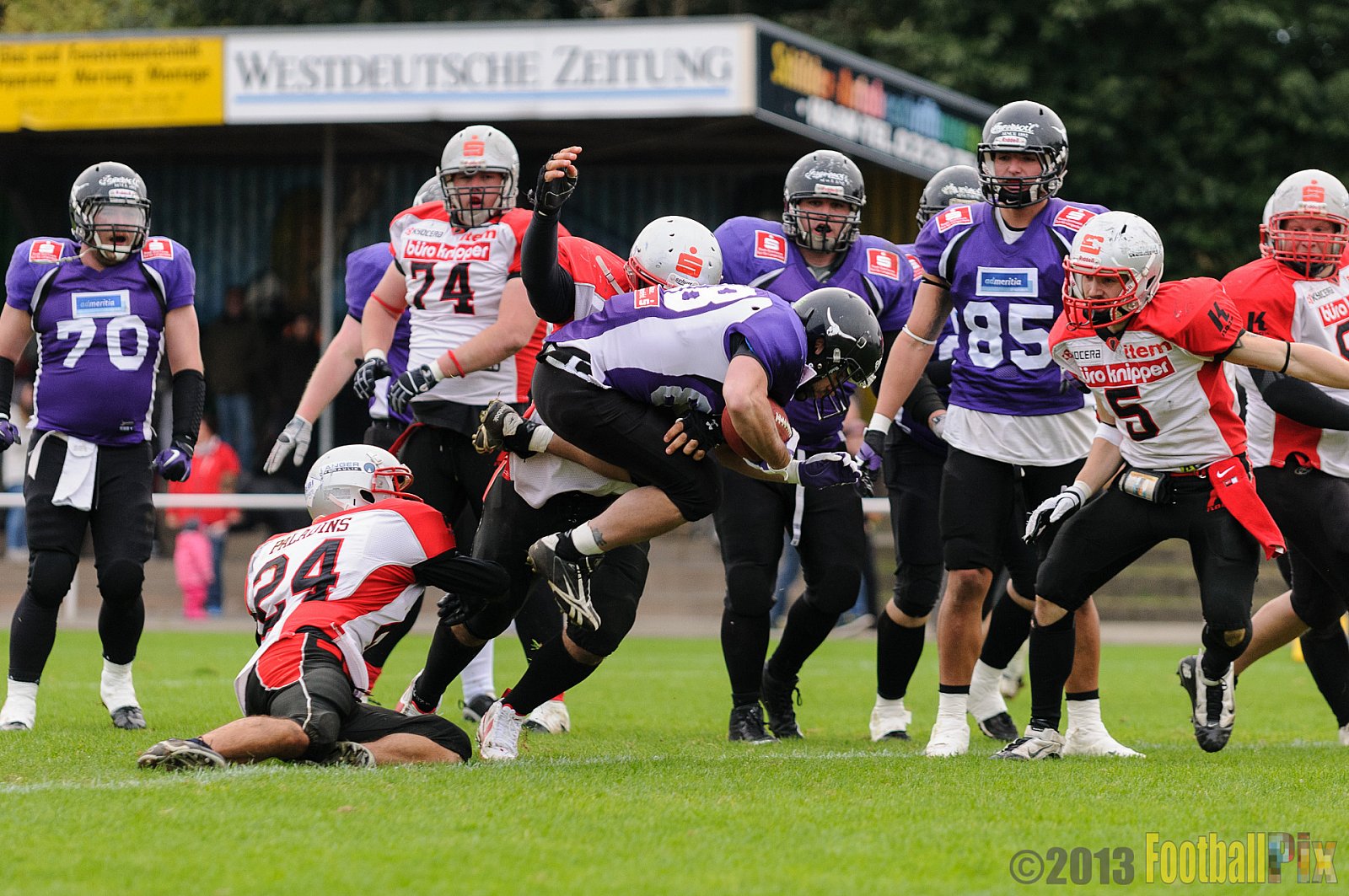 Langenfeld Longhorns vs. Solingen Paladins - 13.10.2013 Langenfeld Longhorns vs. Solingen Paladins (46:6) 