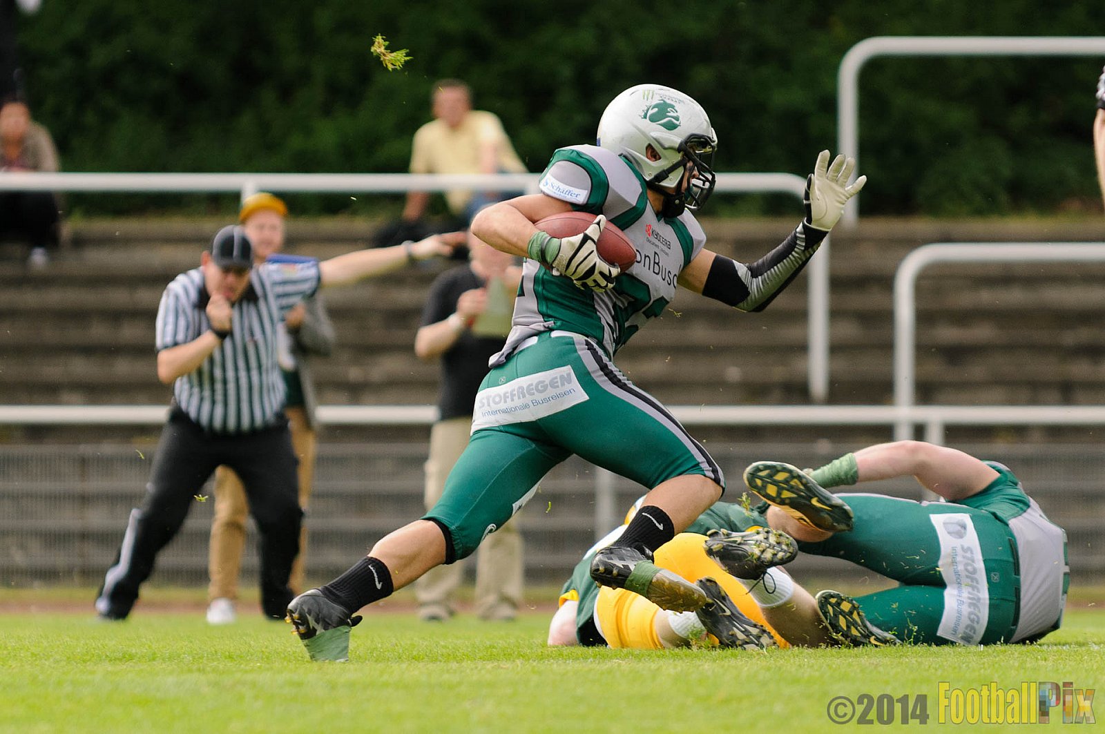 Cologne Crocodiles vs. Bielefeld Bulldogs - 26.04.2014 GFL2 Nord: Cologne Crocodiles vs. Bielefeld Bulldogs (27:49)