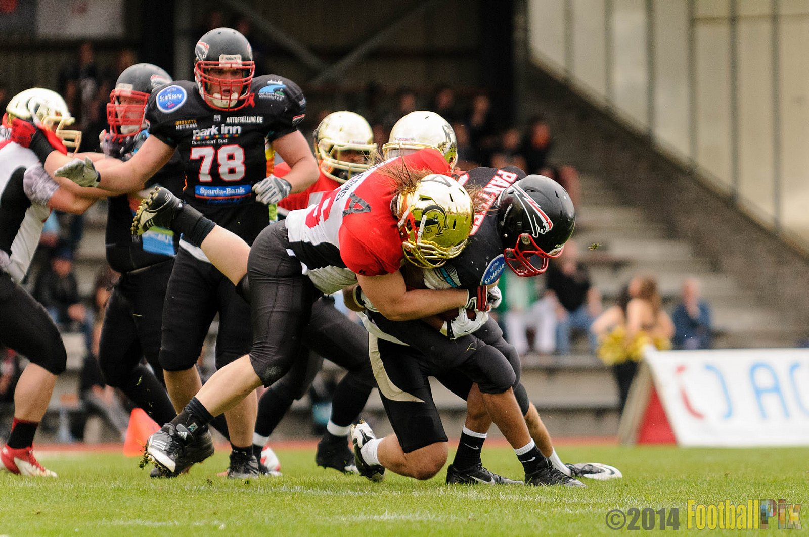 Düsseldorf Panther vs. Köln Falcons - 26.04.2014 GFL Nord: Düsseldorf Panther vs. Köln Falcons (25:27)