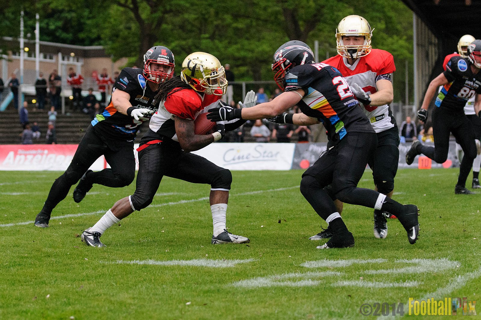 Düsseldorf Panther vs. Köln Falcons - 26.04.2014 GFL Nord: Düsseldorf Panther vs. Köln Falcons (25:27)