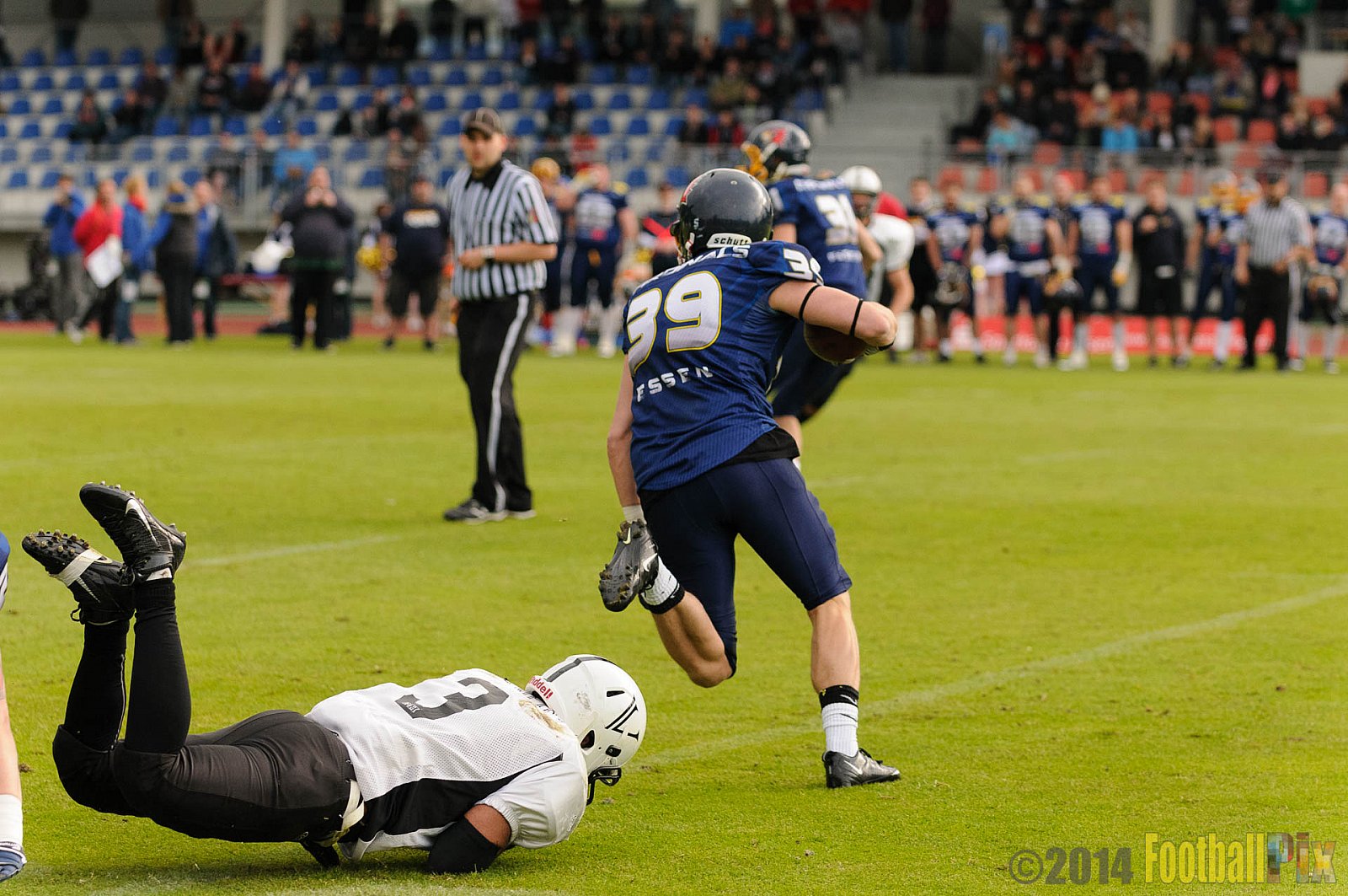 Essen Assindia Cardinals vs. Aachen Vampires - 03.05.2014 Essen Assindia Cardinals vs. Aachen Vampires (81:0)