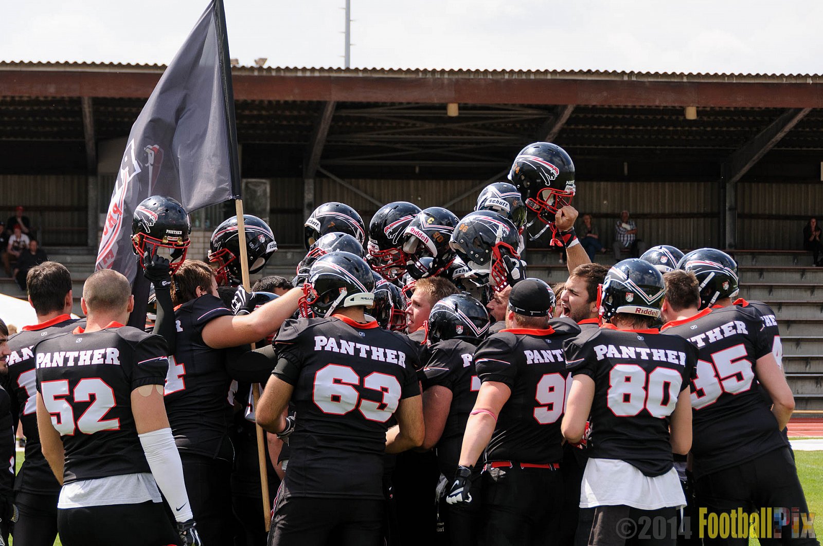 Düsseldorf Panther Prospects vs. Rheine Raptors - 15.06.2014 Düsseldorf Panther Prospects vs. Rheine Raptors (19:24) 
