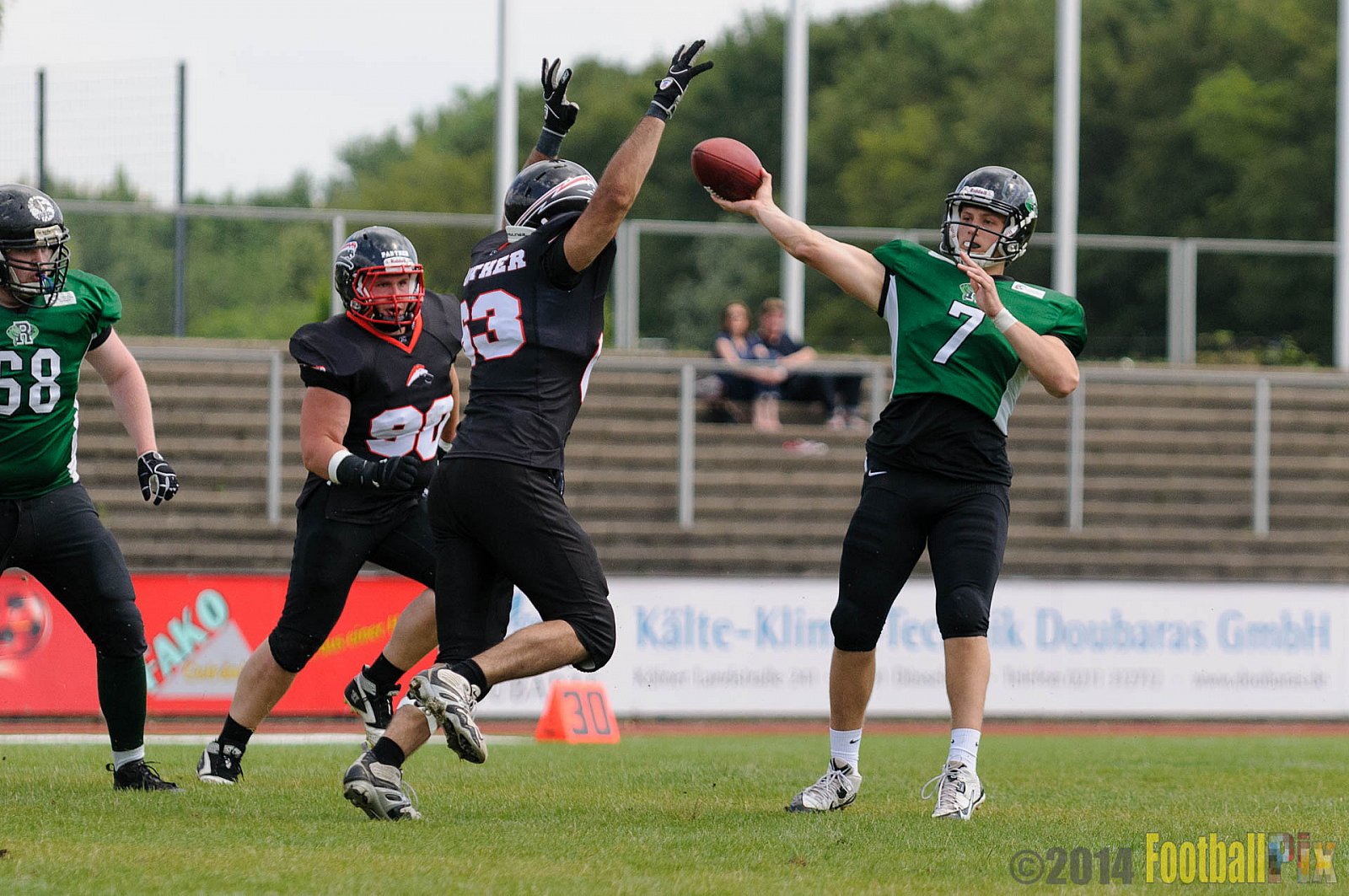 Düsseldorf Panther Prospects vs. Rheine Raptors - 15.06.2014 Düsseldorf Panther Prospects vs. Rheine Raptors (19:24) 