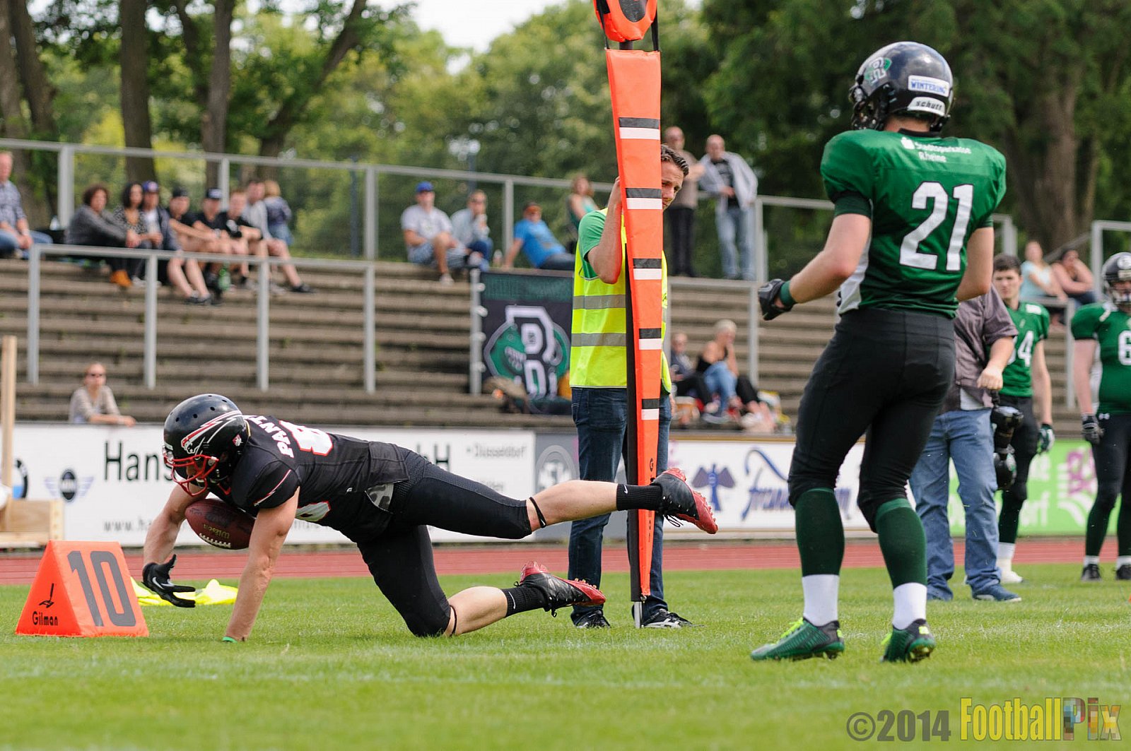 Düsseldorf Panther Prospects vs. Rheine Raptors - 15.06.2014 Düsseldorf Panther Prospects vs. Rheine Raptors (19:24) 