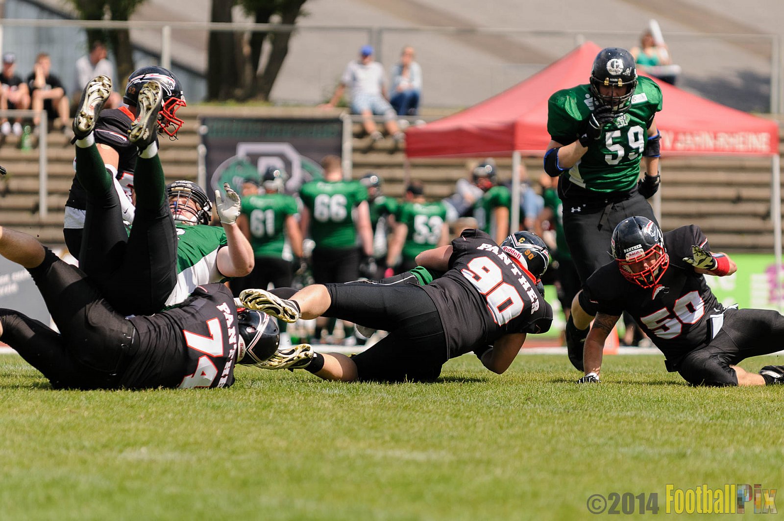 Düsseldorf Panther Prospects vs. Rheine Raptors - 15.06.2014 Düsseldorf Panther Prospects vs. Rheine Raptors (19:24) 