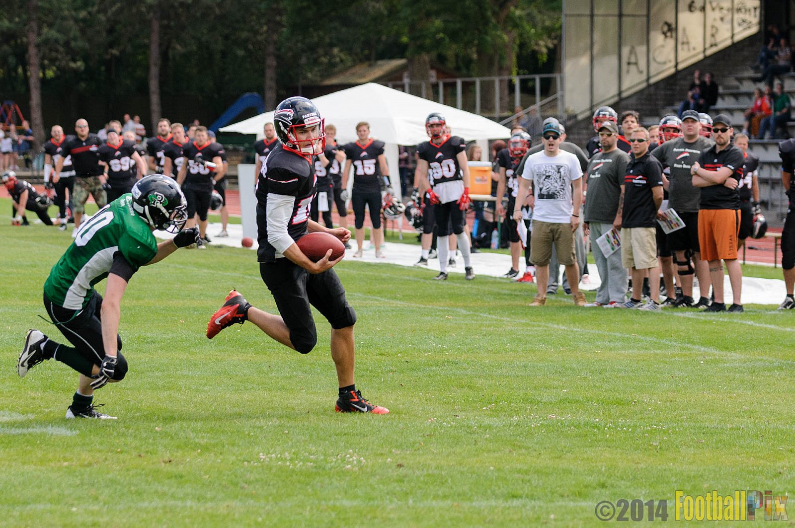 Düsseldorf Panther Prospects vs. Rheine Raptors - 15.06.2014 Düsseldorf Panther Prospects vs. Rheine Raptors (19:24) 