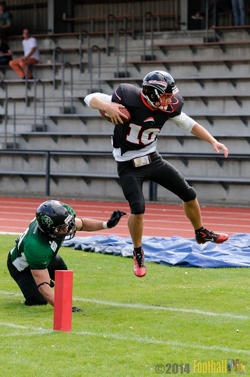 Düsseldorf Panther Prospects vs. Rheine Raptors - 15.06.2014 Düsseldorf Panther Prospects vs. Rheine Raptors (19:24) 