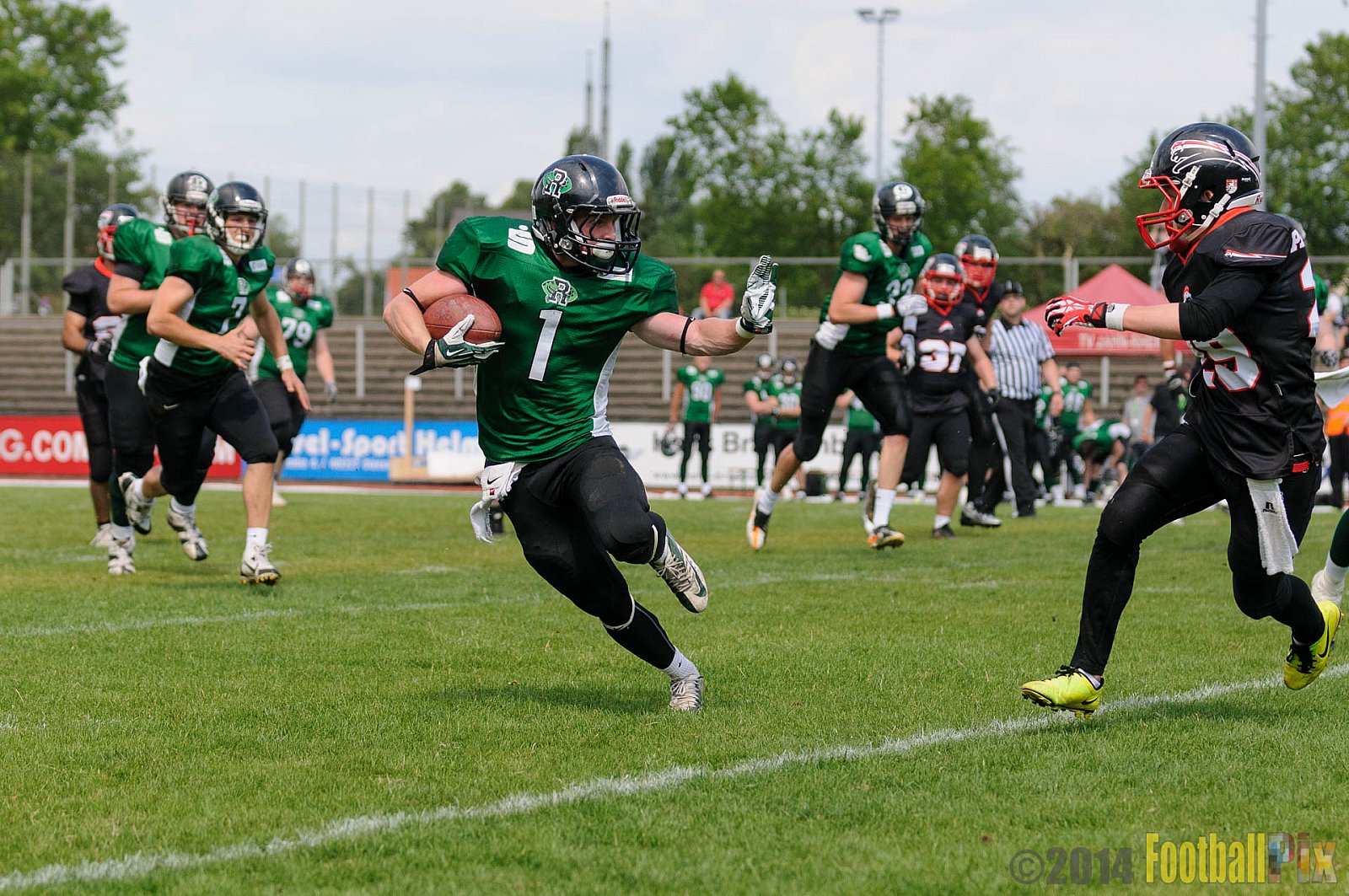 Düsseldorf Panther Prospects vs. Rheine Raptors - 15.06.2014 Düsseldorf Panther Prospects vs. Rheine Raptors (19:24) 
