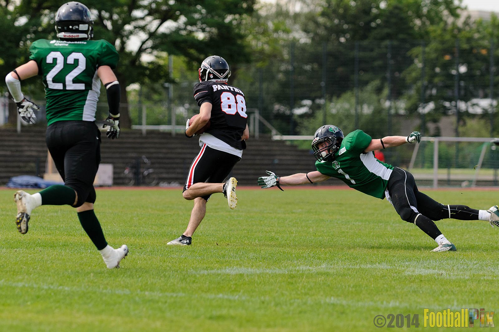 Düsseldorf Panther Prospects vs. Rheine Raptors - 15.06.2014 Düsseldorf Panther Prospects vs. Rheine Raptors (19:24) 