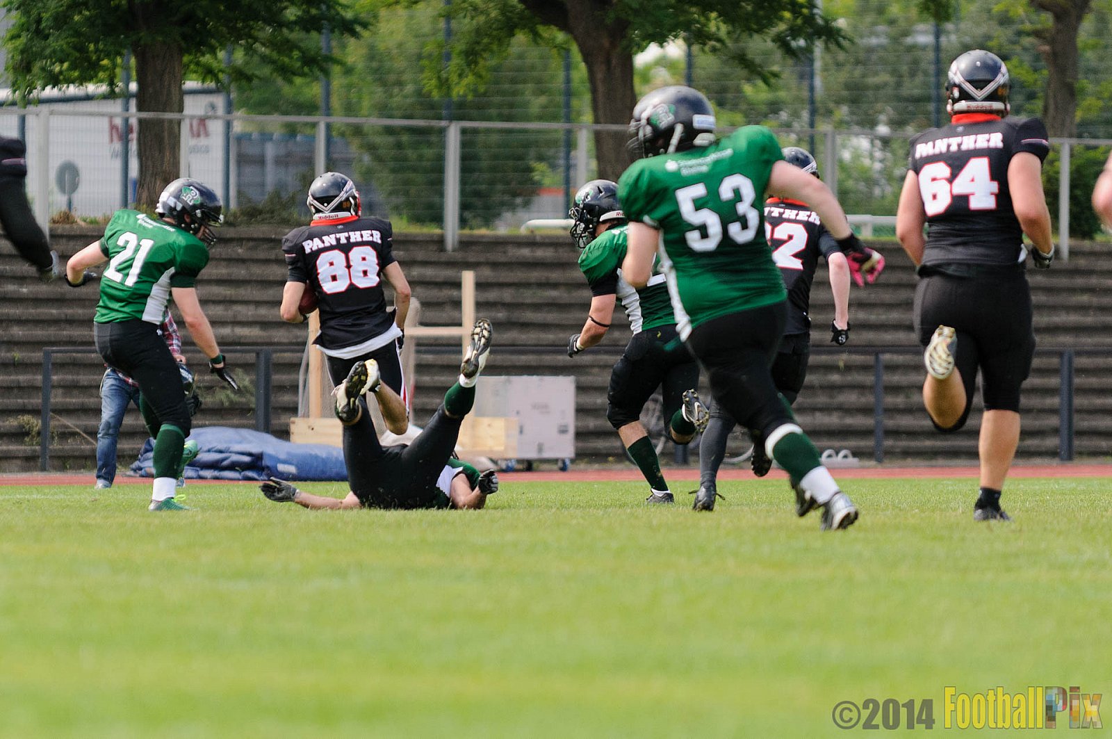 Düsseldorf Panther Prospects vs. Rheine Raptors - 15.06.2014 Düsseldorf Panther Prospects vs. Rheine Raptors (19:24) 