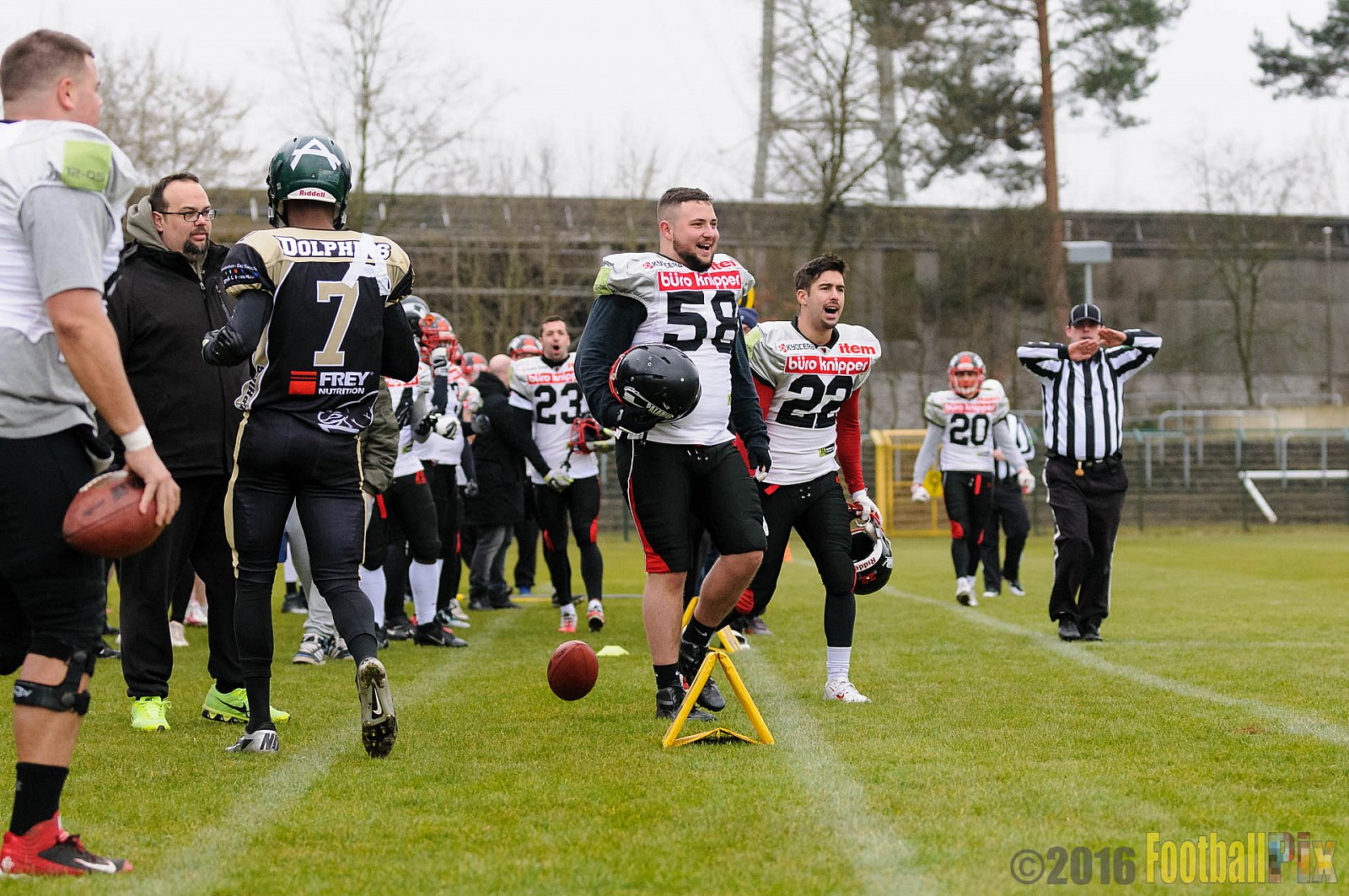 Pre-Season Game Paderborn Dolphins vs. Solingen Paladins - 20.03.2016 Pre-Season Game: Paderborn Dolphins vs. Solingen Paladins (21:6)