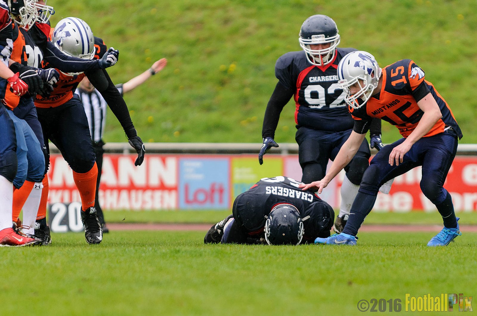 Recklinghausen Chargers vs. Sauerland Mustangs - 16.04.2016 LL NRW: Recklinghausen Chargers vs. Sauerland Mustangs (12:7)