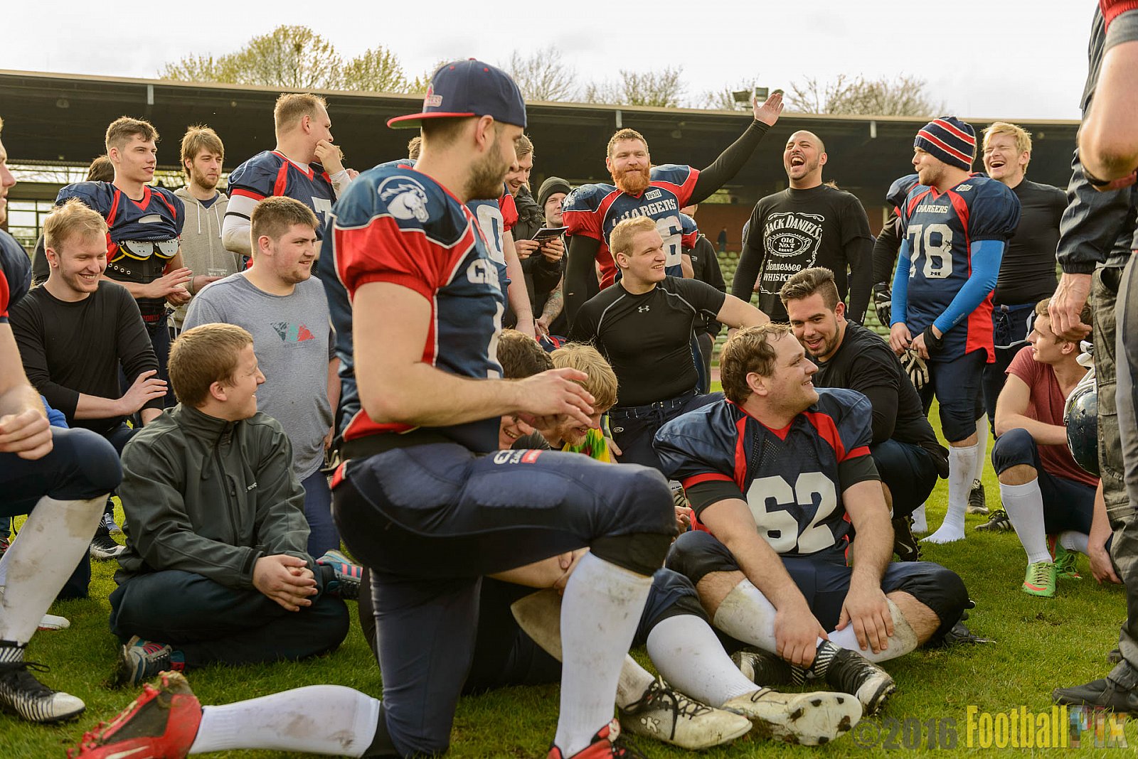 Recklinghausen Chargers vs. Sauerland Mustangs - 16.04.2016 LL NRW: Recklinghausen Chargers vs. Sauerland Mustangs (12:7)