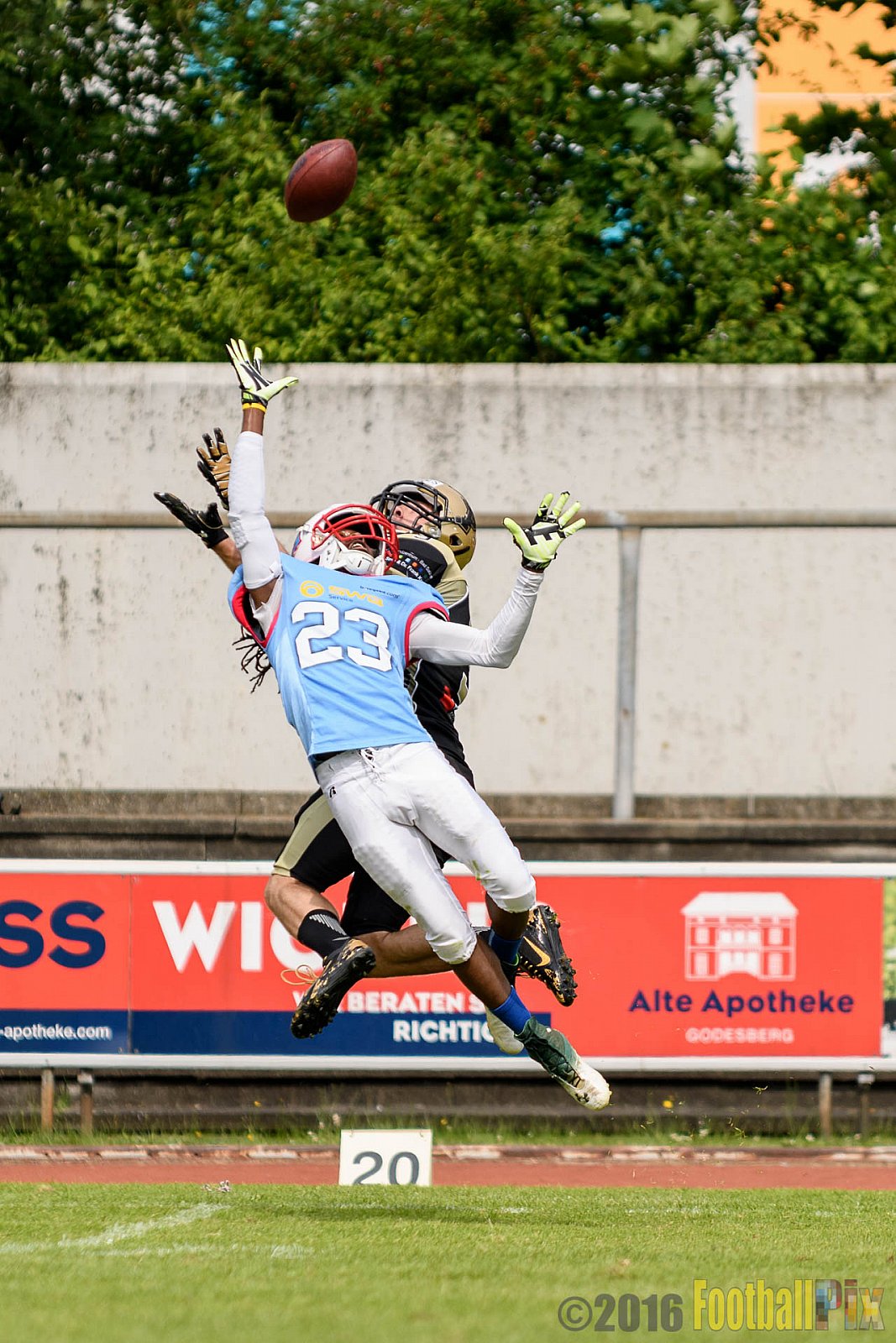  Bonn Gamecocks vs. Paderborn Dolphins - 11.06.2016 GFL2: Bonn Gamecocks vs. Paderborn Dolphins (37:40)