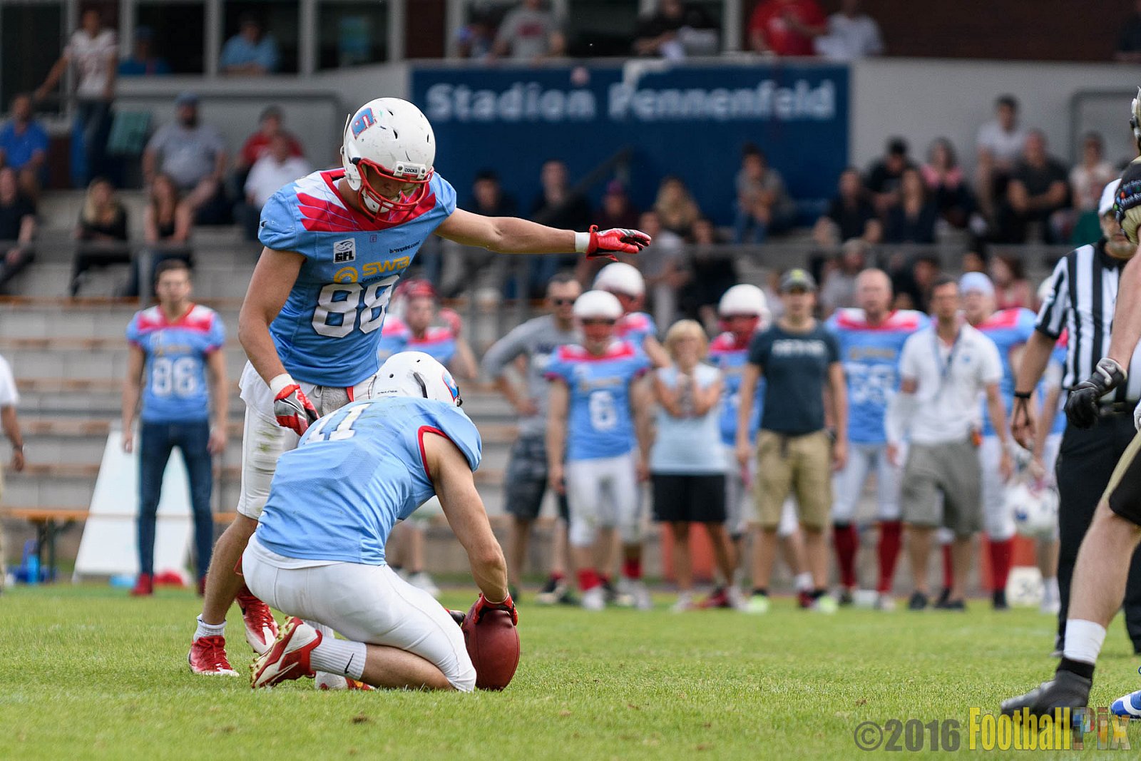  Bonn Gamecocks vs. Paderborn Dolphins - 11.06.2016 GFL2: Bonn Gamecocks vs. Paderborn Dolphins (37:40)