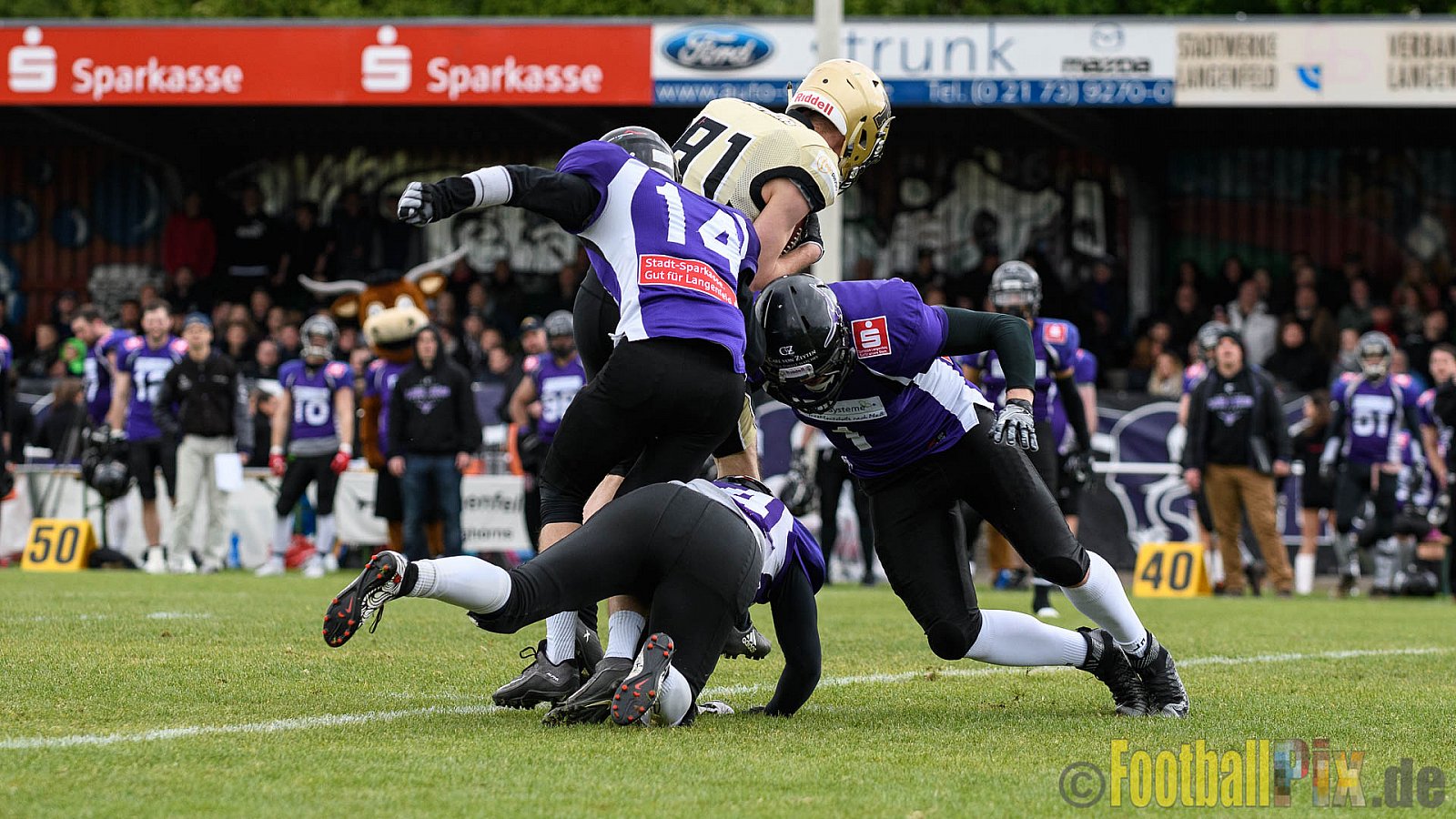 Langenfeld Longhorns vs. Paderborn Dolphins - 23.04.2017 GFL2: Langenfeld Longhorns vs. Paderborn Dolphins (57:27)