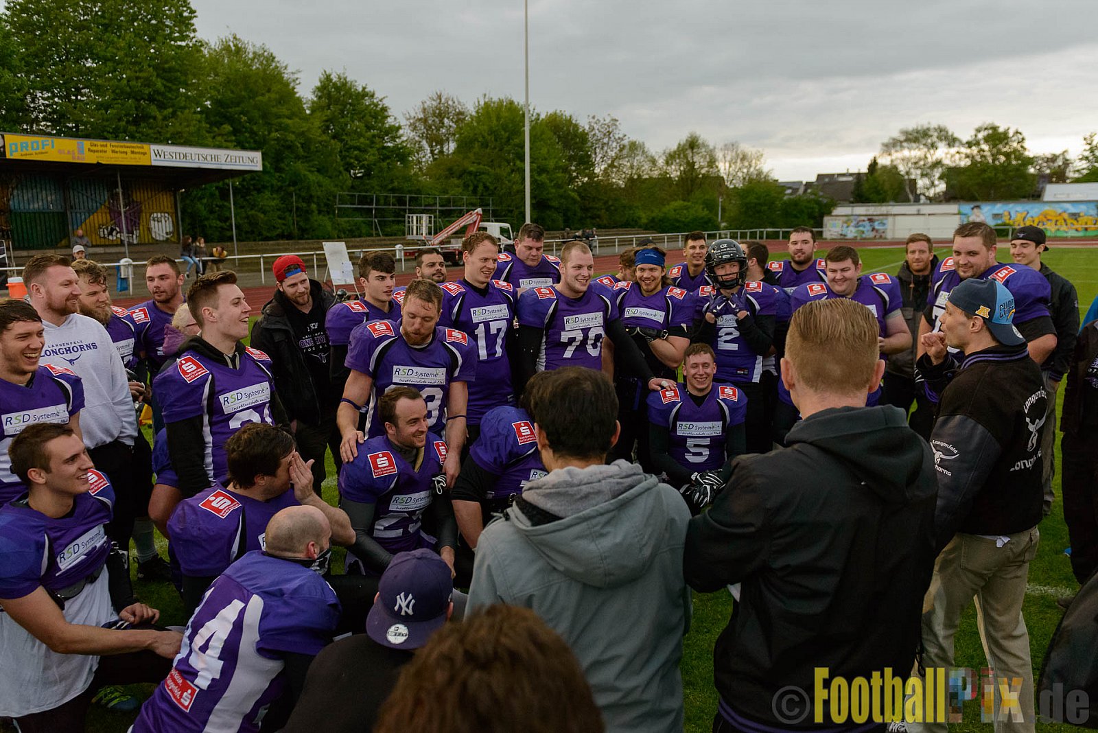 Langenfeld Longhorns vs. Paderborn Dolphins - 23.04.2017 GFL2: Langenfeld Longhorns vs. Paderborn Dolphins (57:27)