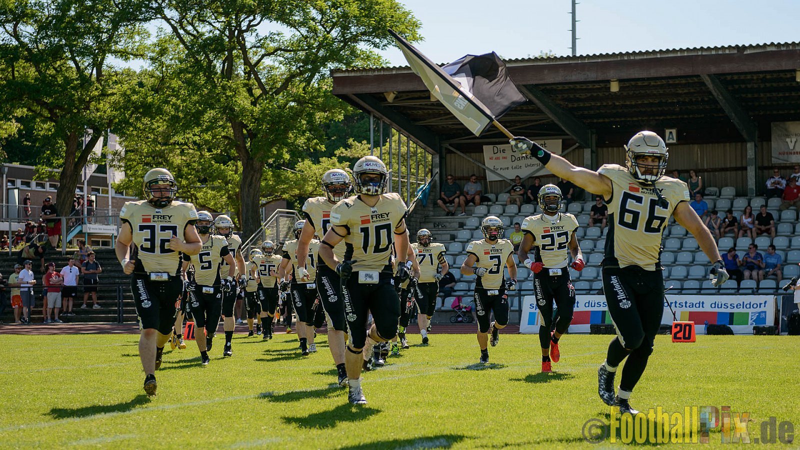 Düsseldorf Panther vs. Paderborn Dolphins - 27.05.2017 GFL2: Düsseldorf Panther vs. Paderborn Dolphins (16:0)