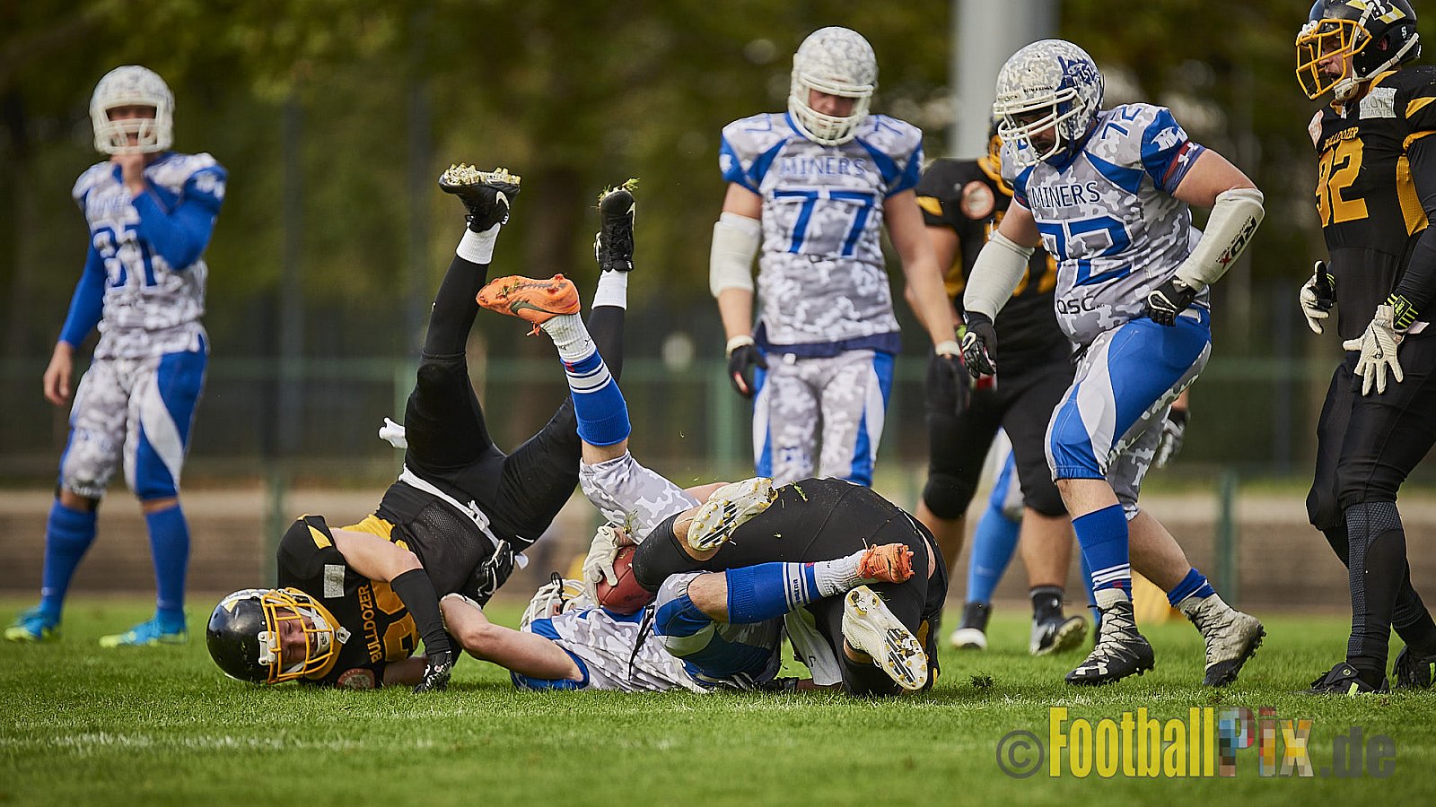 Düsseldorf Bulldozer vs. Witterschlick Fighting Miners - DBulldozerVsWitterschlickFightingMiners