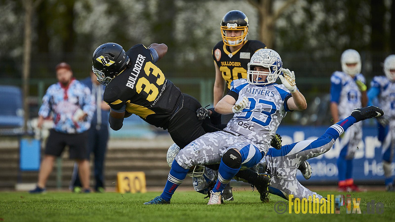 Düsseldorf Bulldozer vs. Witterschlick Fighting Miners - DBulldozerVsWitterschlickFightingMiners
