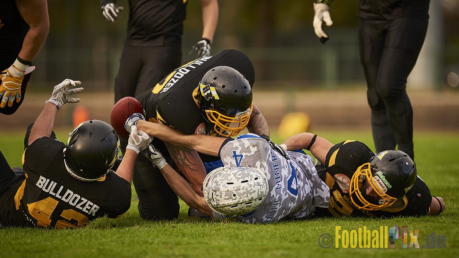 Düsseldorf Bulldozer vs. Witterschlick Fighting Miners - DBulldozerVsWitterschlickFightingMiners