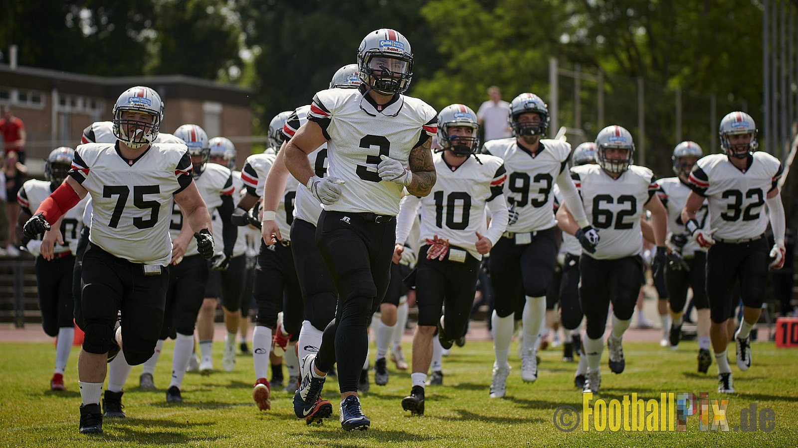 GFL2 Season 2021 Düsseldorf Panther vs. Hamburg Huskies am 12.06.2021 im Stadion VfL Benrath, Karl-Hohmann-Straße 70, 40597 Düsseldorf, Punkte Endstand 12 : 06.
[Bildnummer: 2021-06-12_0006] - DPantherVsHamburgHuskies