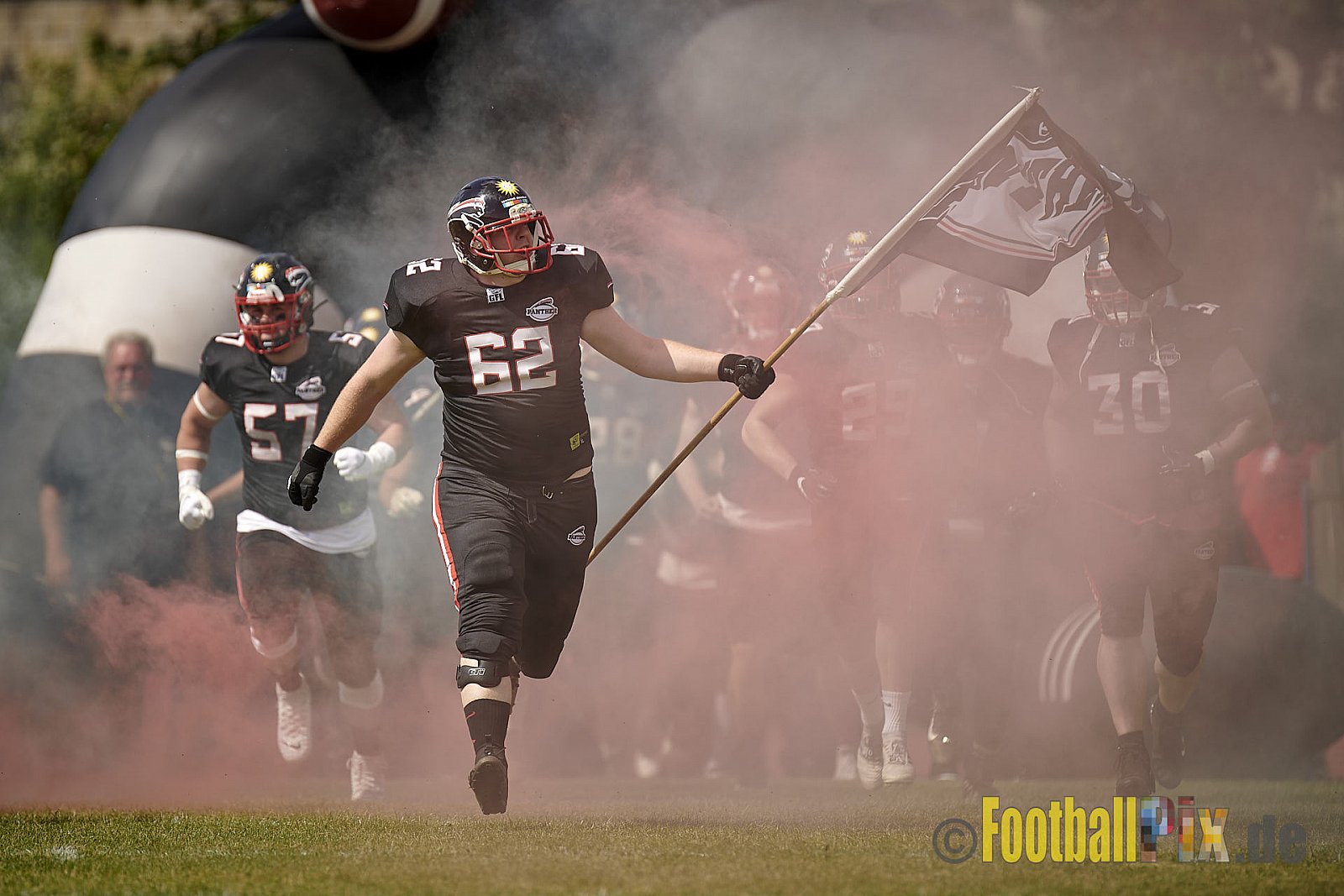 GFL2 Season 2021  am 12.06.2021 im Stadion VfL Benrath, Karl-Hohmann-Straße 70, 40597 Düsseldorf, Punkte Endstand 12 : 06.
[Bildnummer: 2021-06-12_0020] - DPantherVsHamburgHuskies