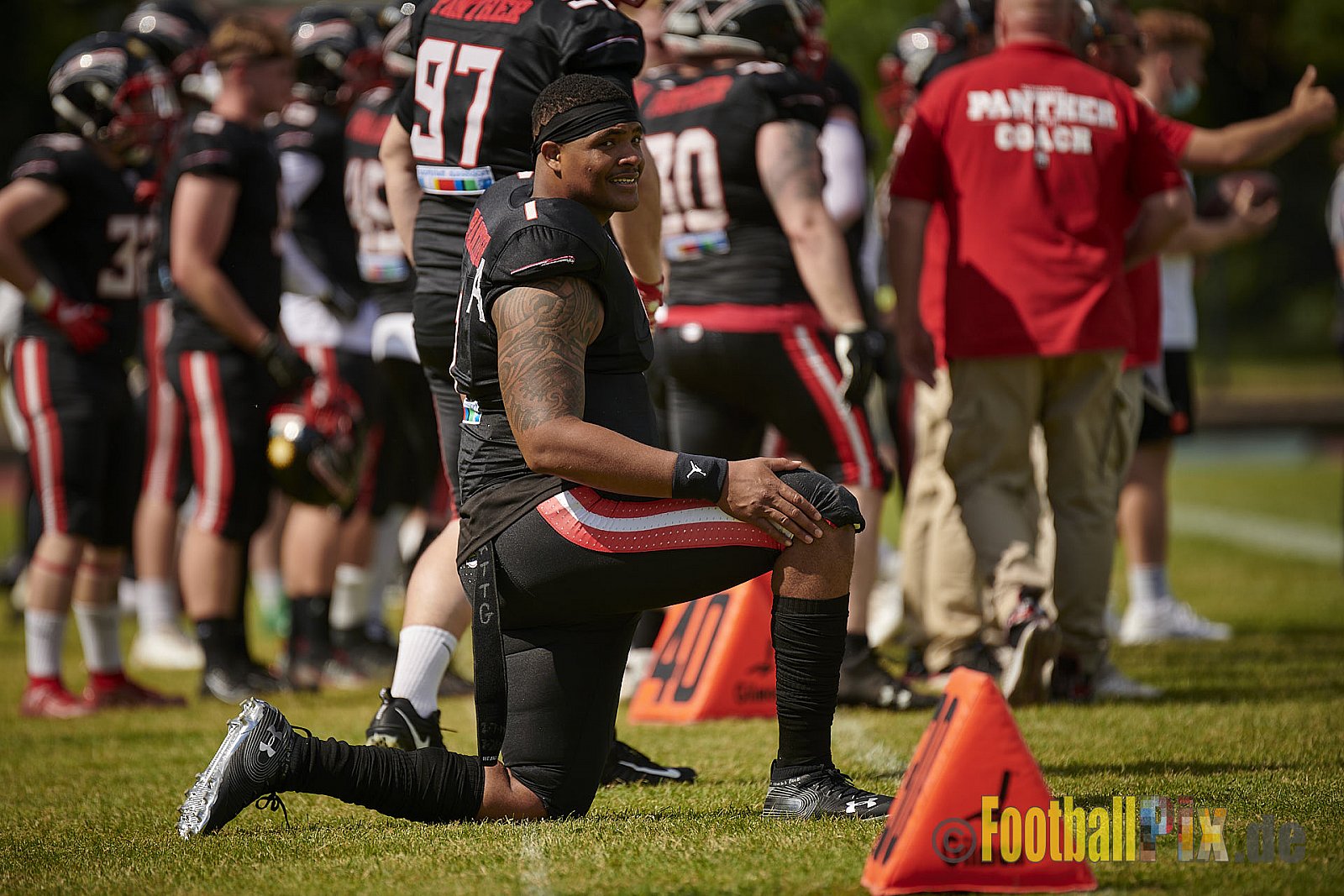 GFL2 Season 2021 Düsseldorf Panther vs. Hamburg Huskies am 12.06.2021 im Stadion VfL Benrath, Karl-Hohmann-Straße 70, 40597 Düsseldorf, Punkte Endstand 12 : 06.
[Bildnummer: 2021-06-12_0139] - DPantherVsHamburgHuskies